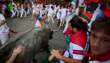 Sexto encierro de San Fermín 2026, en directo | La ganadería de La Palmosilla protagoniza una rápida carrera