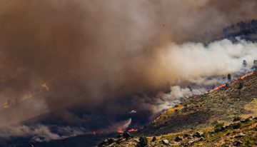 Última hora de los incendios forestales, en directo | El incendio en Ávila obliga a confinar Burgohondo, El Tiemblo y Navaluenga