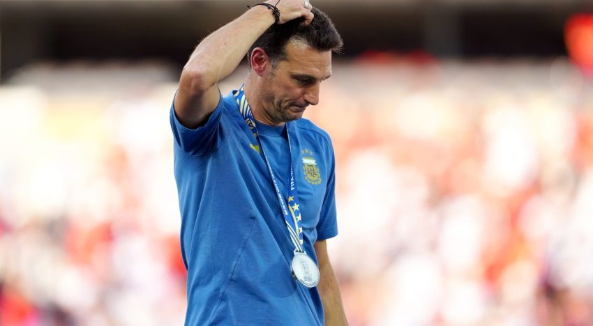 Quebrado, Scaloni puso en duda si seguirá en la selección: “Me duele en el alma, lo siento”