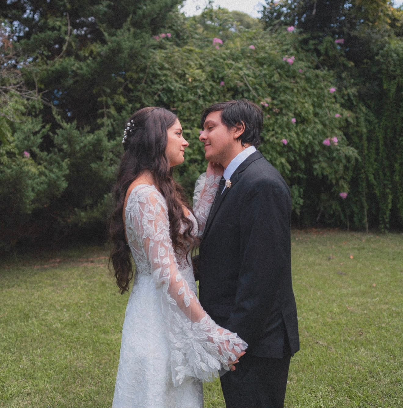 La boda fue rodeada de sus seres queridos que conocían su historia personal