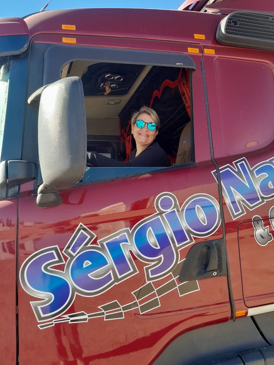 Hija de camionero, Lucilene dejó la docencia para seguir los pasos de su padre. (Fotos: gentileza: Lucilene Vanessa Soares)