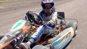 Una joven piloto de 13 años se accidentó con el karting: el desesperado pedido de su familia