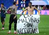Qué dice el reglamento de la FIFA sobre la bandera de Malvinas que desplegaron los jugadores de Argentina