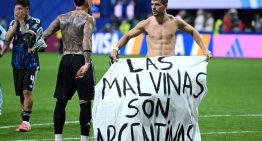 Qué dice el reglamento de la FIFA sobre la bandera de Malvinas que desplegaron los jugadores de Argentina