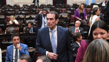 El Gobierno busca aprobar la ley de Propiedad Privada en el Senado y negocia voto a voto con sus aliados