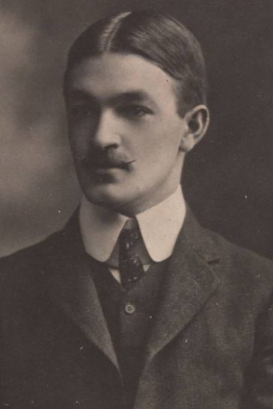 Edward George Honey, el australiano que ideó el homenaje de cinco minutos de silencio por los muertos de la Primera Guerra que luego decretó el Rey de Inglaterra Jorge V