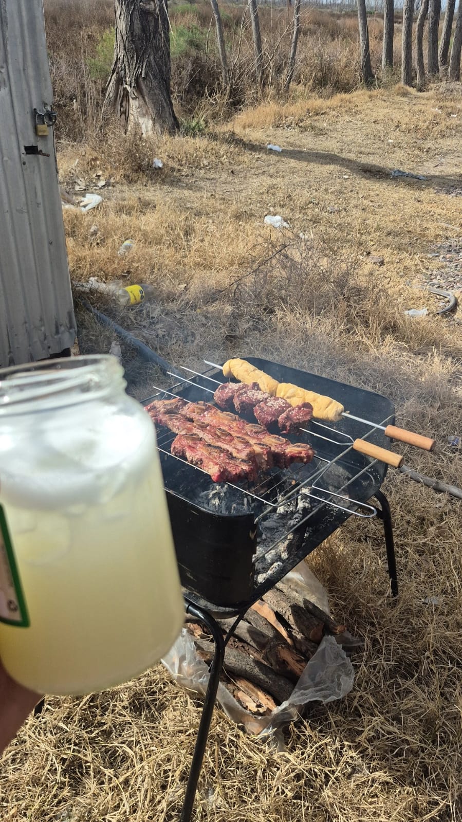 Una parrillada al costado de la ruta 7. (Fotos: gentileza: Lucilene Vanessa Soares)