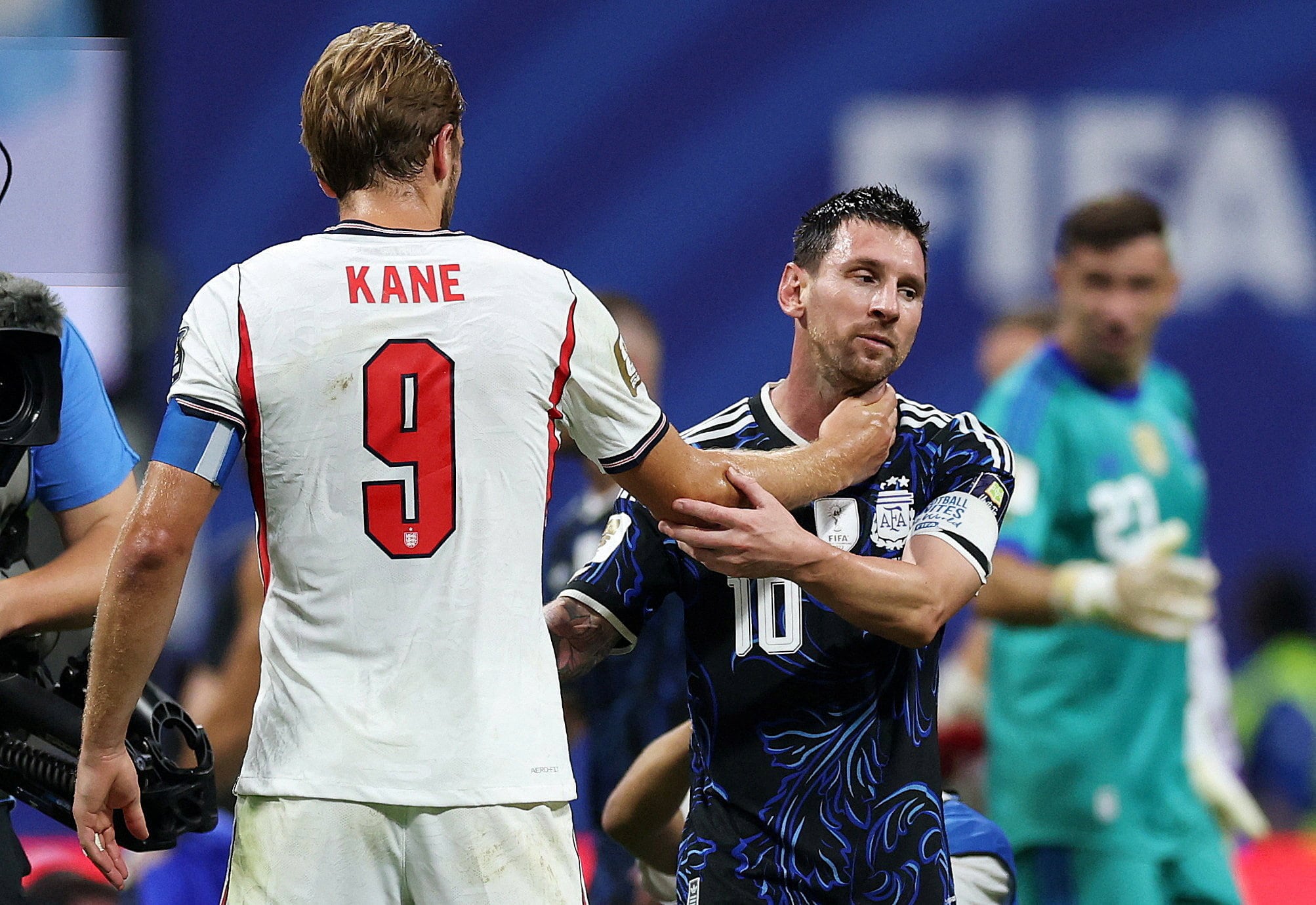Harry Kane y Lionel Messi, tras la semifinal entre Inglaterra y la Selección argentina. (Foto: REUTERS/Paul Childs)