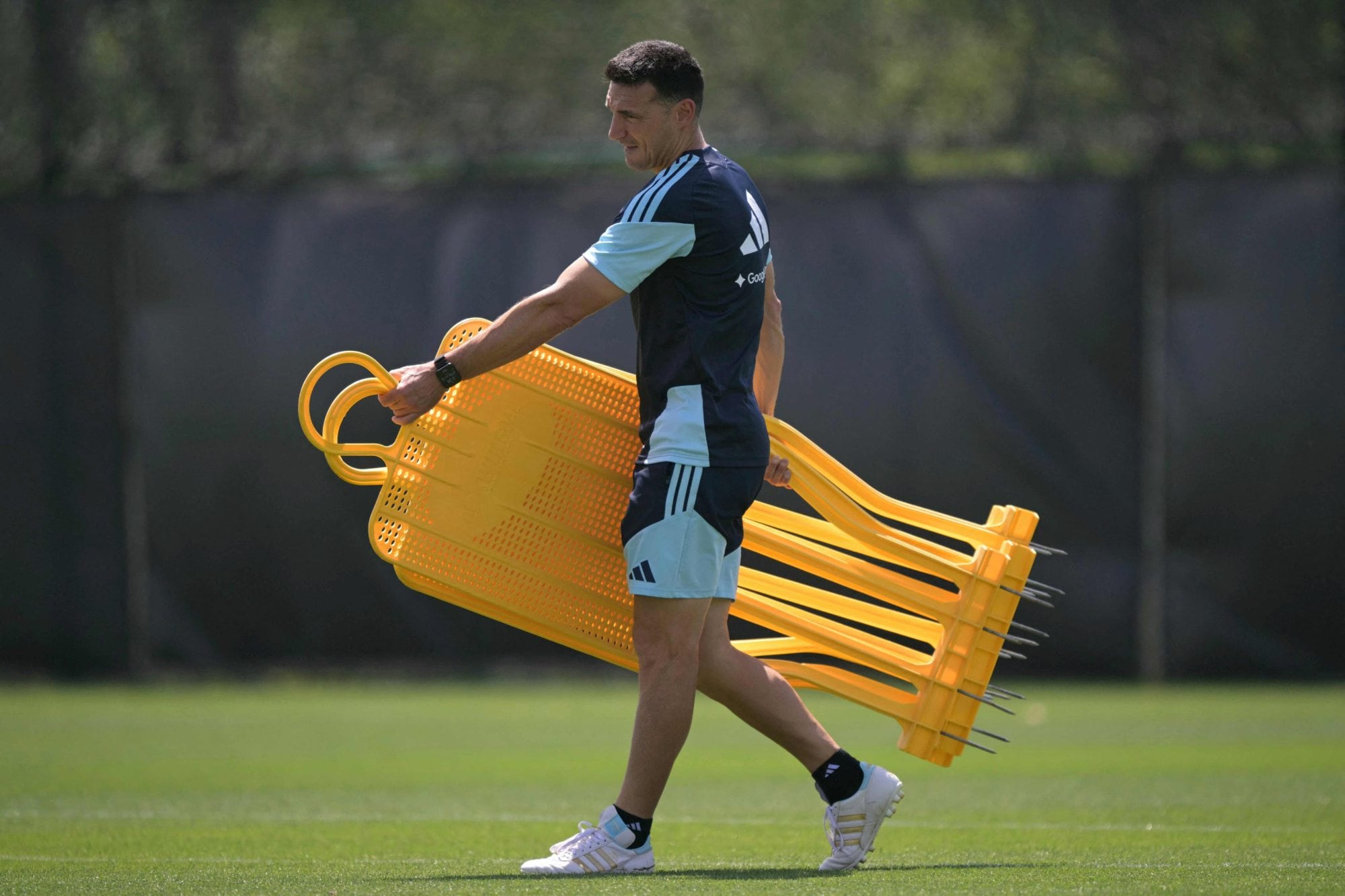 Lionel Scaloni busca la forma de que Argentina gane velocidad en ataque y abra un partido que puede presentarse cerrado