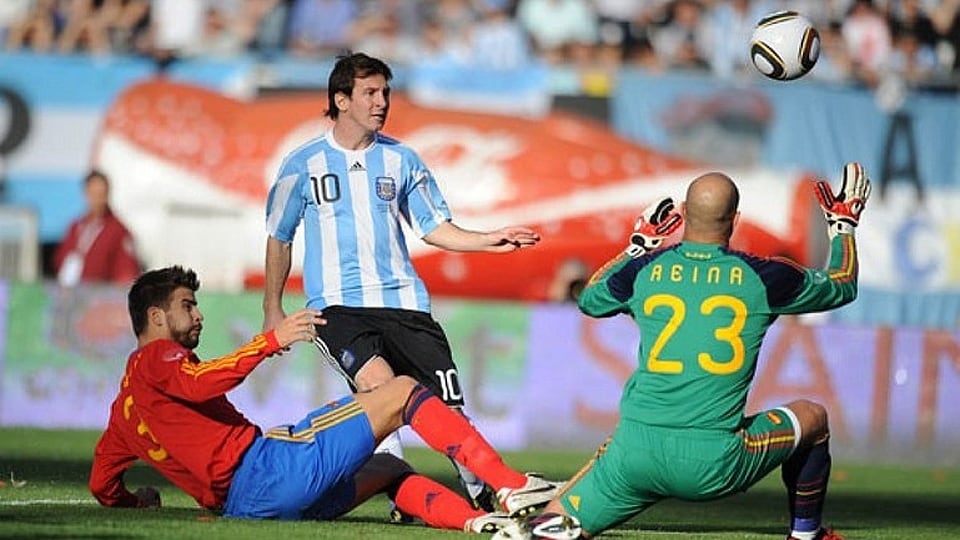 En septiembre de 2010 la Argentina le ganó un amistoso a España en el estadio Monumental