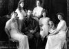 Crece el público que asiste a la vigilia en honor a los Romanov