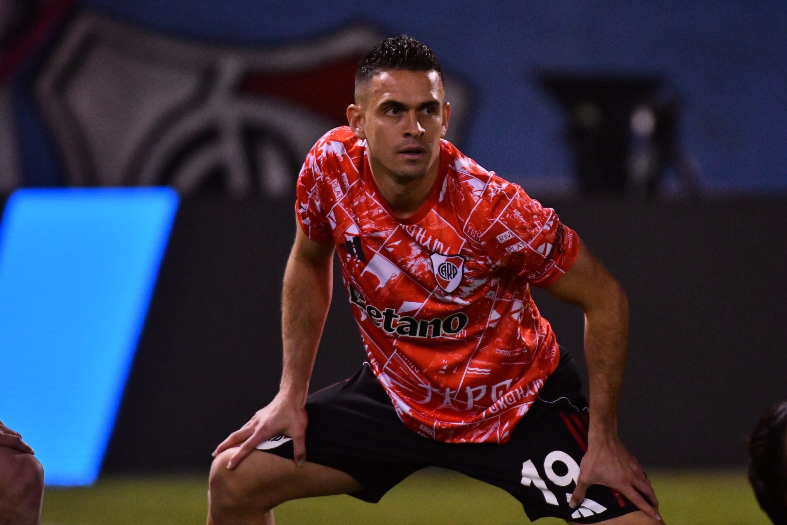 Rafael Santos Borré debuta en su regreso a River