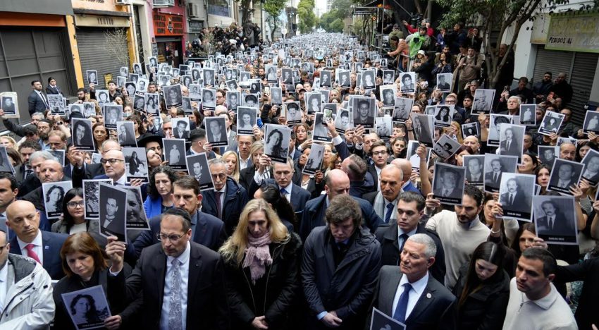 Duro reclamo del titular de la AMIA a la Justicia en el acto por los 32 años del atentado: “Es incomprensible esta lentitud”