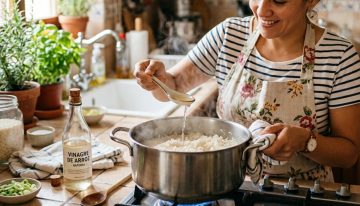 Para qué sirve agregar una cucharada de vinagre al cocinar el arroz y por qué lo recomiendan los chefs japoneses