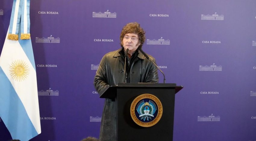 Javier Milei y sus medidas, en vivo: Santilli asumió como jefe de Gabinete y el Presidente se reúne con legisladores libertarios