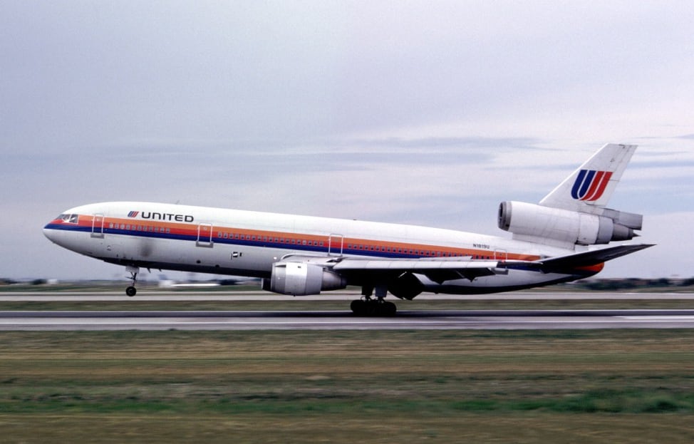 Un McDonnell Douglas DC-10 de United Airlines operaba el vuelo 232 (Foto Werner Fischdick; Denver-Stapleton International Airport, CO (DEN/KDEN); 31 July 1988)