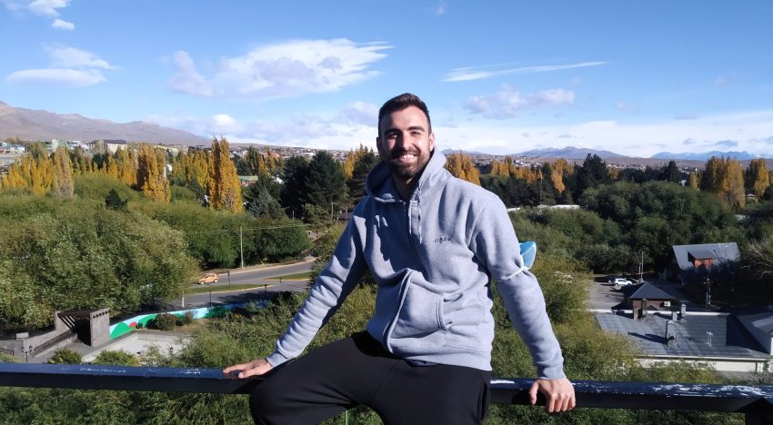 Es español, vive en Barcelona, y en 2022 cumplió el sueño de conocer Argentina: “Hay mucho respeto, será una final increíble”