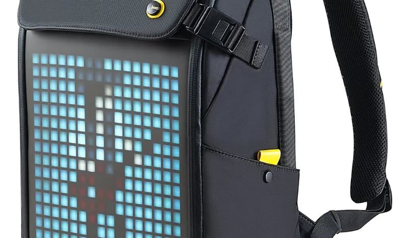 Fin del reinado de la mochila tradicional: el nuevo accesorio inteligente que está a la moda por ser más seguro y llamativo