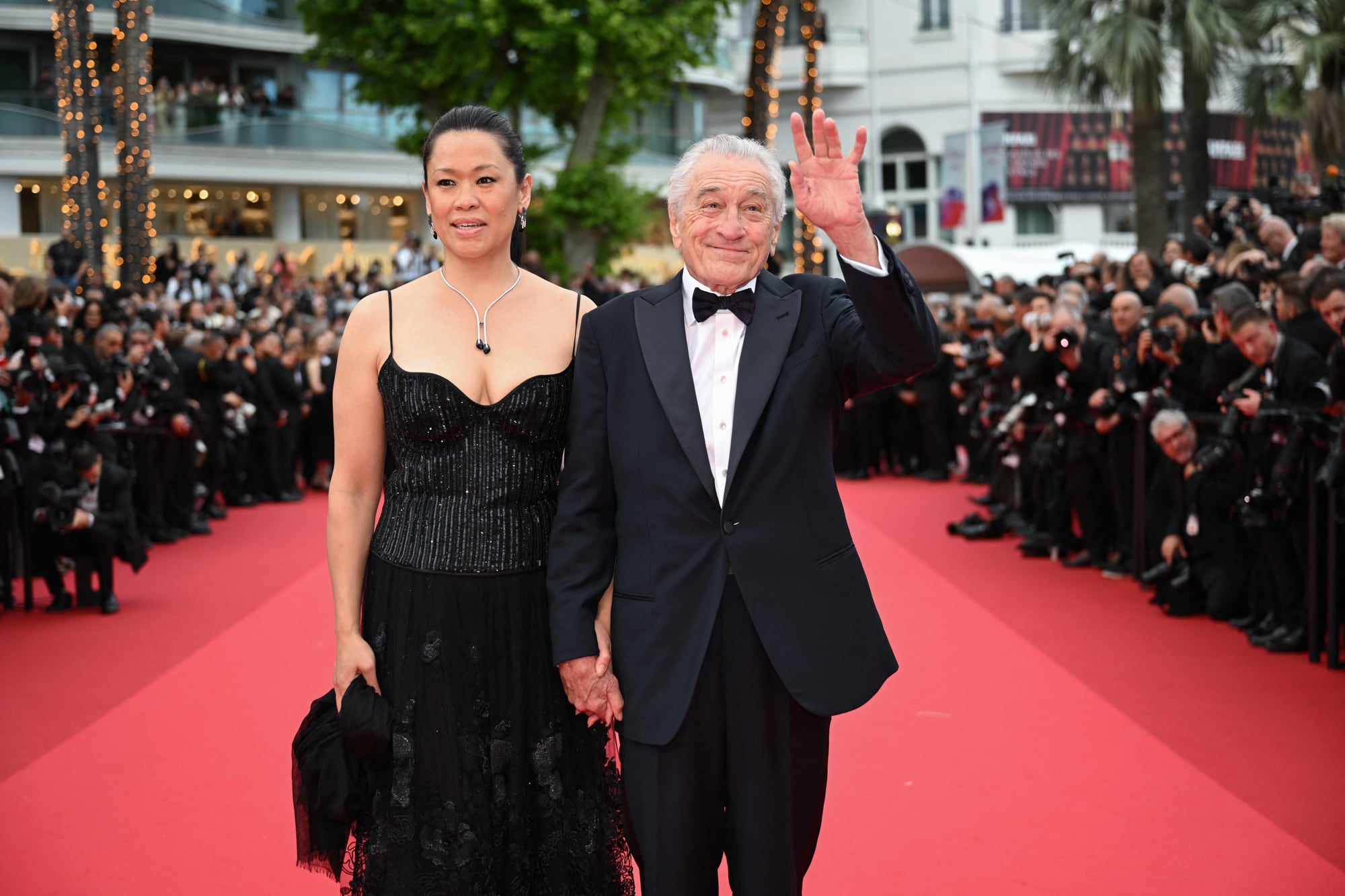 Robert De Niro junto a Tiffany Chen, su pareja actual y madre de su hija menor