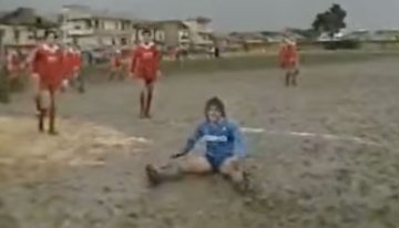 Maradona y un ensayo general en el barro de Nápoles antes de enfrentar a Inglaterra