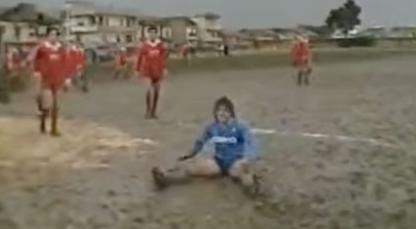 Maradona y un ensayo general en el barro de Nápoles antes de enfrentar a Inglaterra