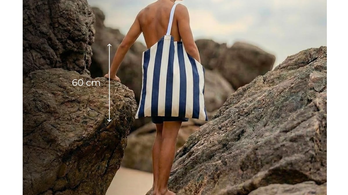 El cojín para la playa se puede transportar fácilmente.