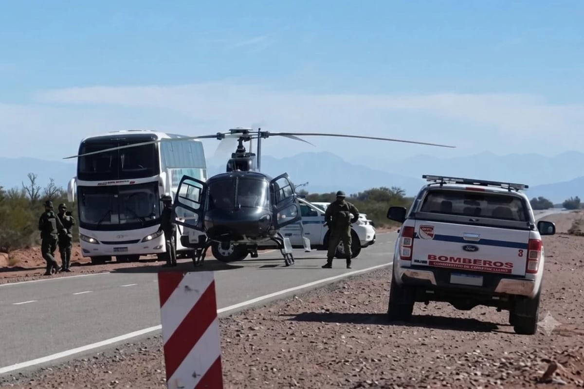 Un helicóptero con siete ocupantes cayó en San Juan durante un curso de combate de incendios