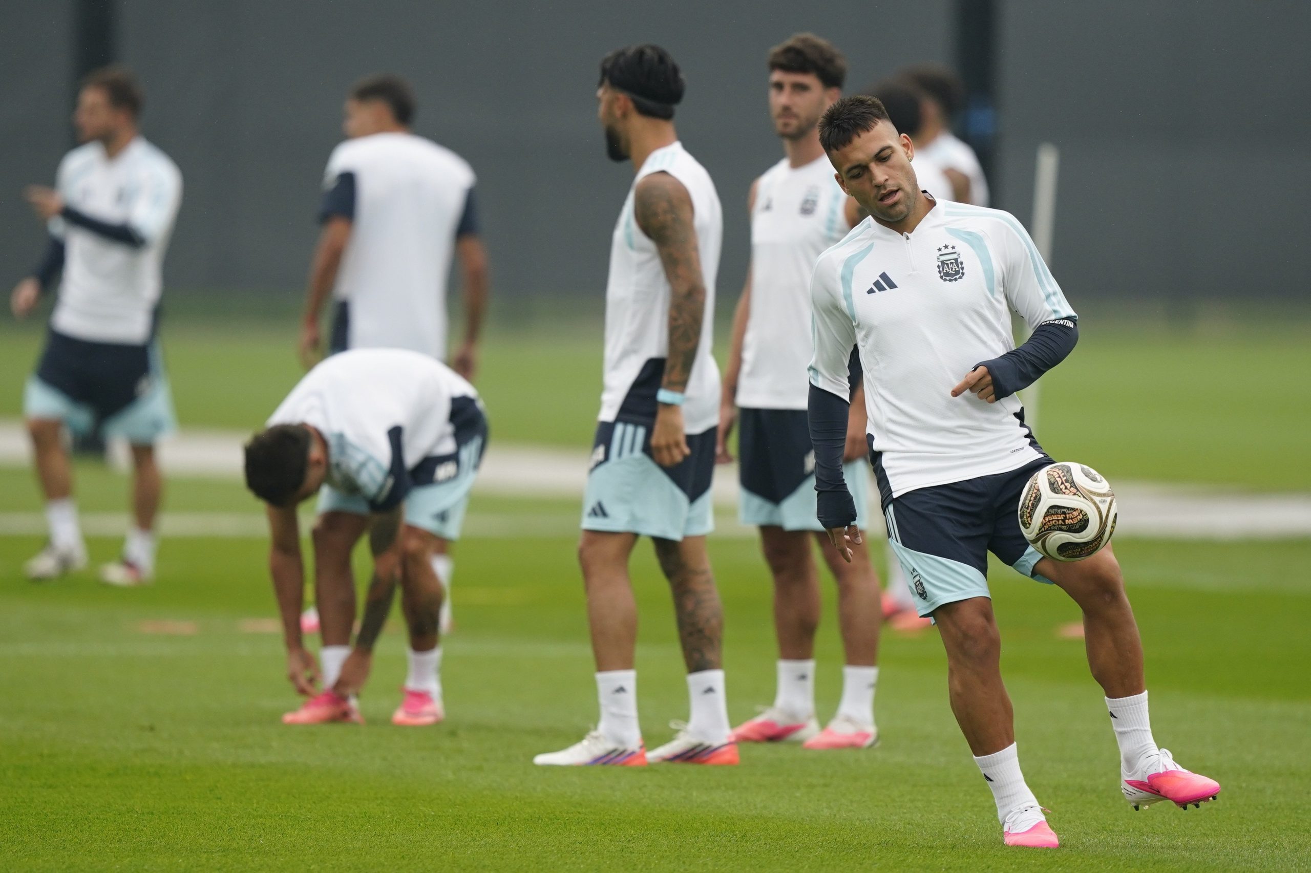 La selección argentina entrena en Nueva Jersey tras el triunfo en la semifinal ante Inglaterra