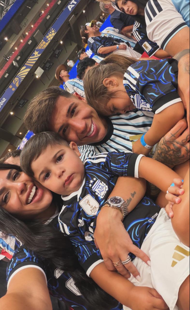 Valu Cervantes con su familia en el Estadio de Atlanta Foto: @valucervantes