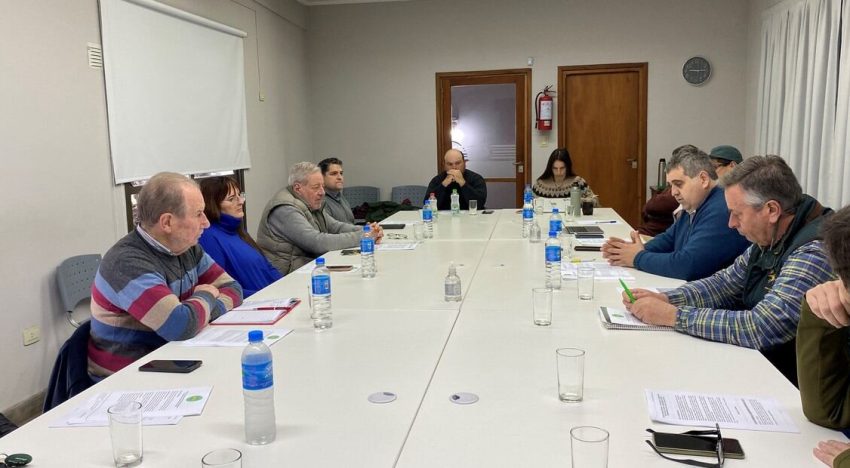 Productores de Nueve de Julio presentaron una propuesta para hacerse cargo de la gestión de los caminos rurales