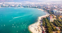 Un dron ucraniano impactó en una playa llena de bañistas en el mar Negro: al menos siete muertos y 40 heridos