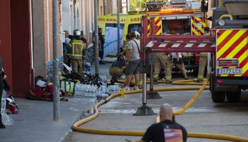 Muere un bombero y un trabajador en un incendio en un taller mecánico de Calatorao (Zaragoza)