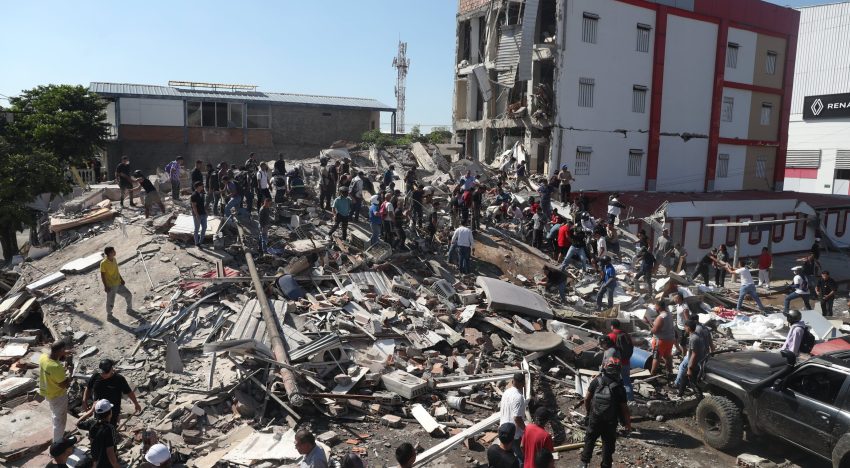 Se derrumbó parte de la Catedral de Manizales tras el terremoto en Colombia