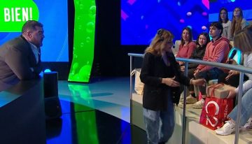 “Sos un desubicado”: la reacción de Darío Barassi cuando un participante de “Ahora Caigo” piropeó a una productora en vivo
