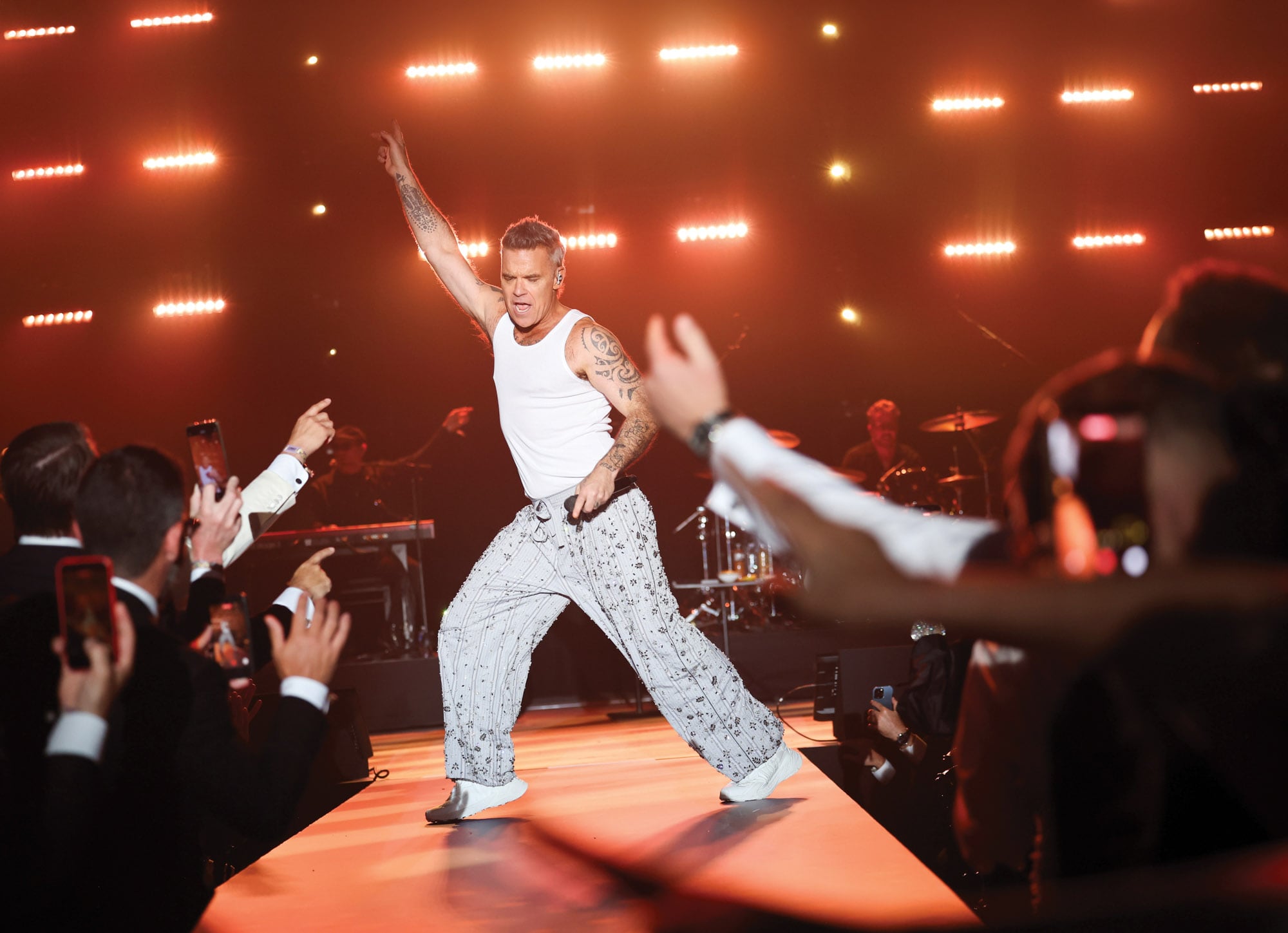 El cantante británco en la amfAR Gala de Cannes 2026