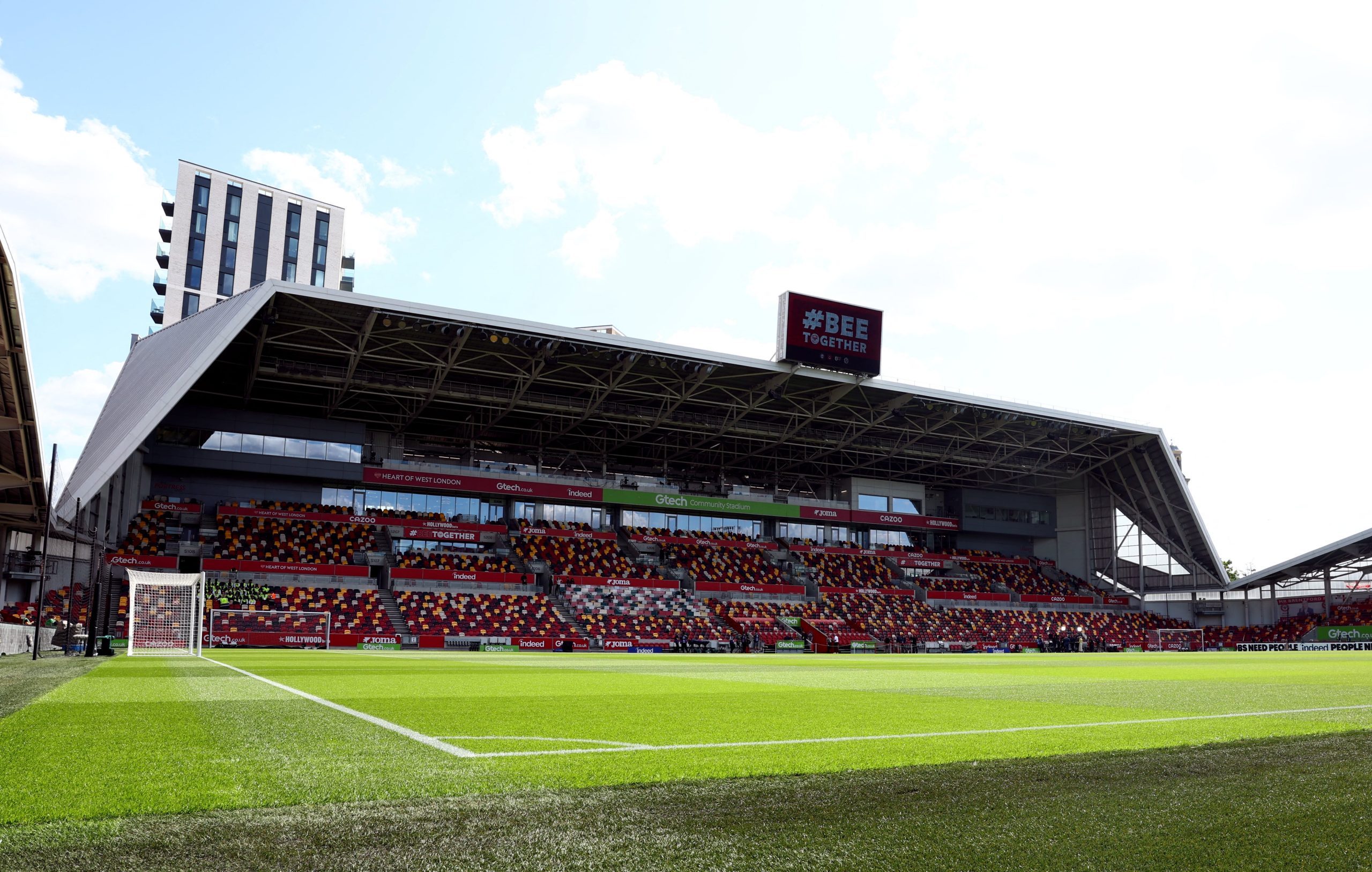 Brentford vs Tottenham por la fecha 1 de la Premier League del 2026.