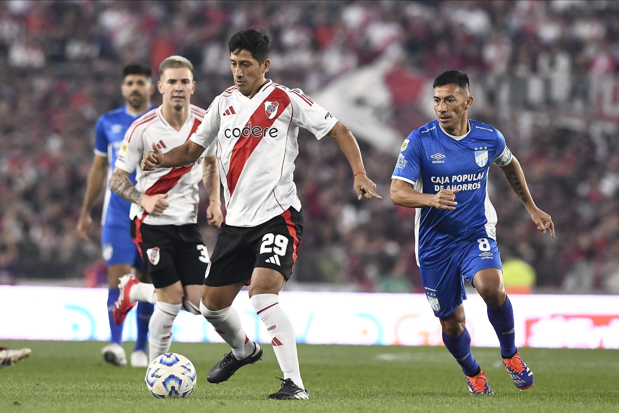 Aliendro, otro exRiver, ahora en Vélez