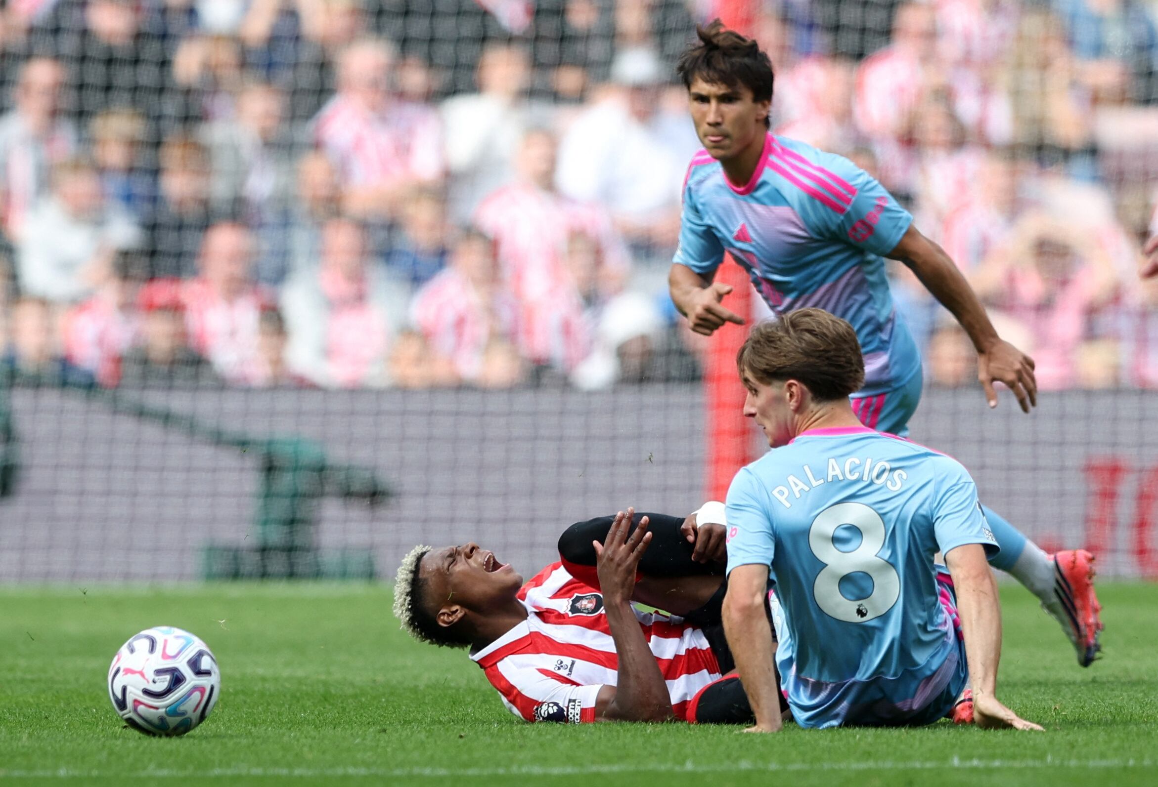 Sunderland vs Fulham por la fecha 2 de la Premier League del 2026.