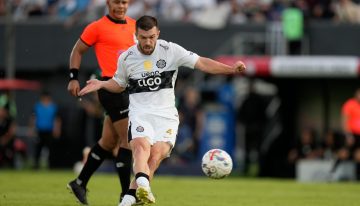 Video: Tim Payne marcó un golazo desde afuera del área en su debut con Olimpia