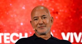 El Liverpool vendió el 30% de sus acciones y Jeff Bezos es uno de los nuevos inversores