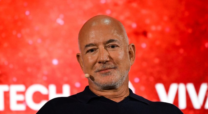 El Liverpool vendió el 30% de sus acciones y Jeff Bezos es uno de los nuevos inversores