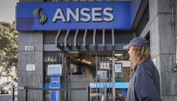 Cuánto aumentarán las jubilaciones, la AUH y otras asignaciones en septiembre, tras el dato de inflación del Indec