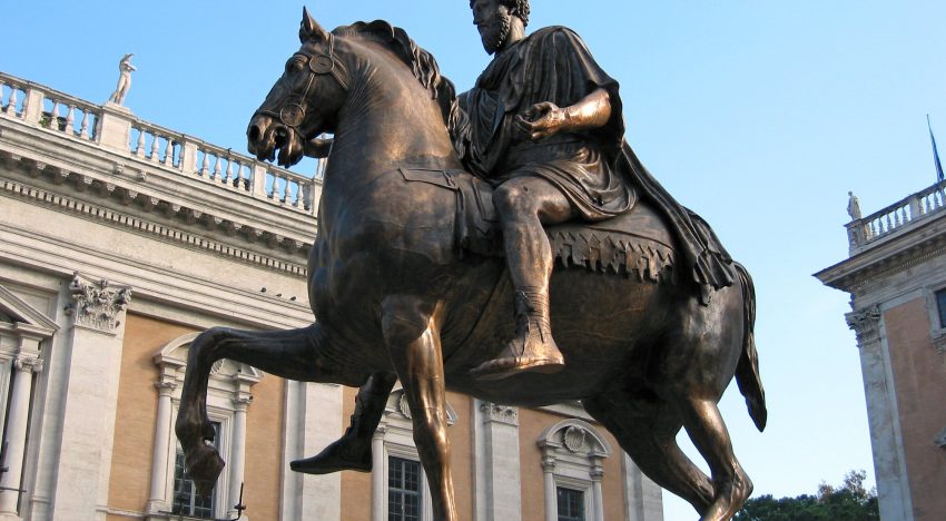 Marco Aurelio: “Cuando te levantes por la mañana, piensa en el privilegio de vivir: respirar, pensar, disfrutar, amar”