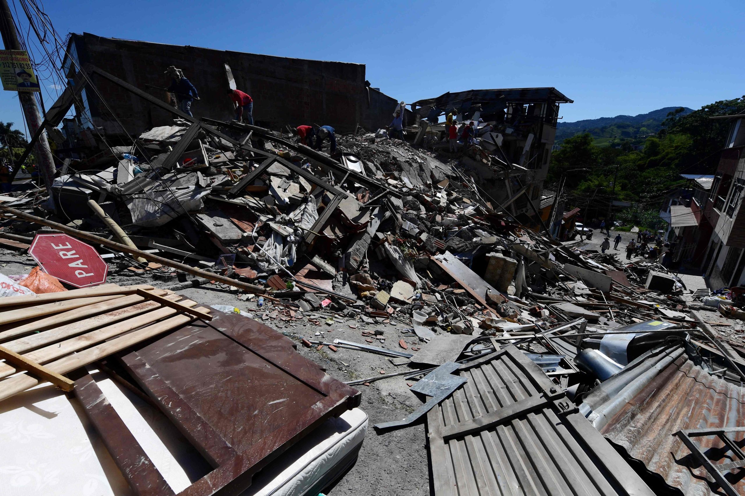 El terremoto que azotó gran parte de Colombia dejó al menos 111 muertos, además de numerosos heridos de gravedad