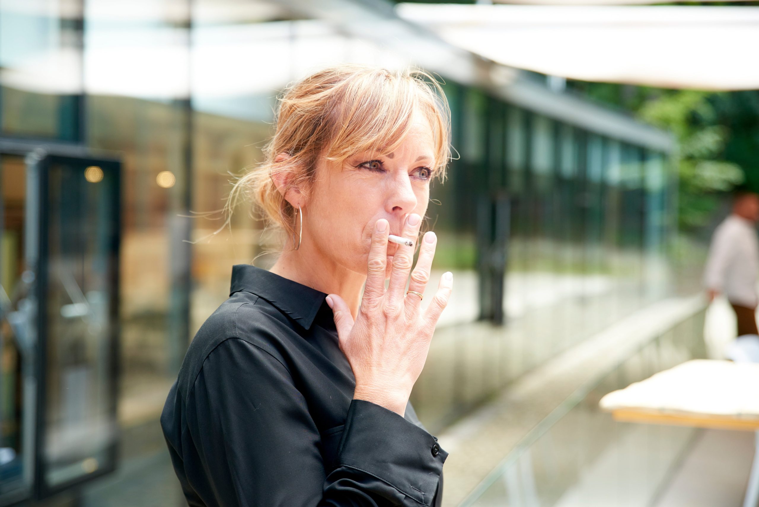 Fumar no es bueno tampoco para los labios.(Foto: Adobe Stock)