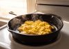Los chefs coinciden: “Este es el error más común al hacer huevos revueltos que los arruina por completo”