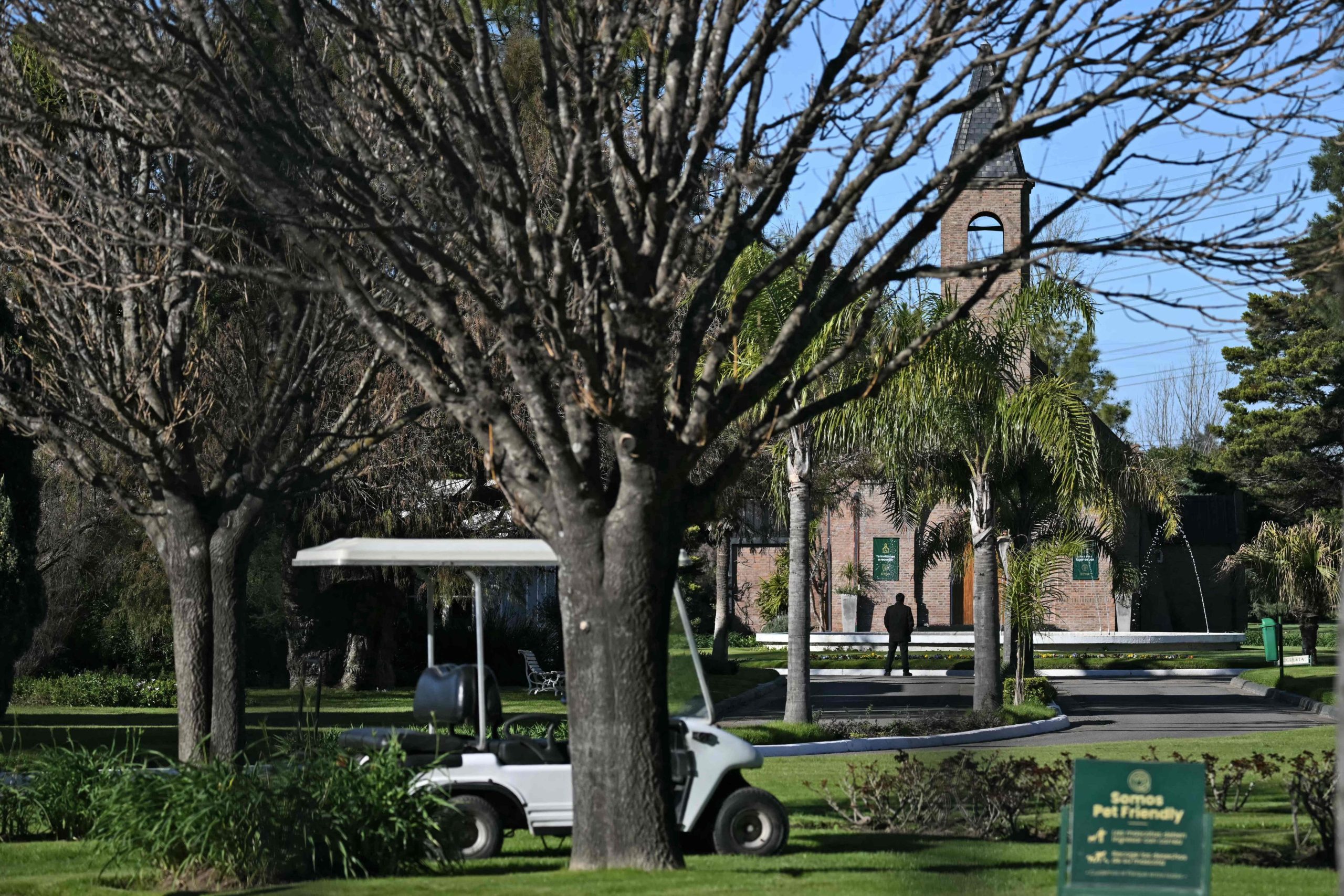 Una imagen de la capilla del cementerio El Prado, en Rosario, donde despiden a Jorge Messi