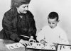 María Montessori, pedagoga italiana: “Nunca ayudes a un niño en una tarea en la que siente que puede tener éxito”