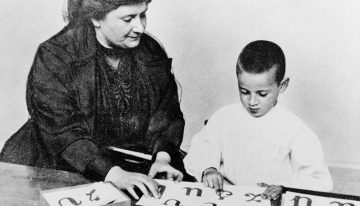 María Montessori, pedagoga italiana: “Nunca ayudes a un niño en una tarea en la que siente que puede tener éxito”