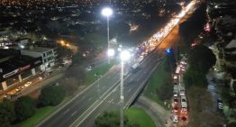 Chocaron un colectivo y un auto en la General Paz y hay corte total en ambas manos